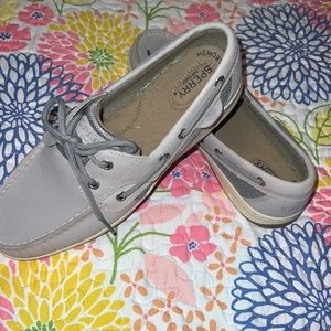 NEW GREY WOMENS SPERRY’S SIZE 9